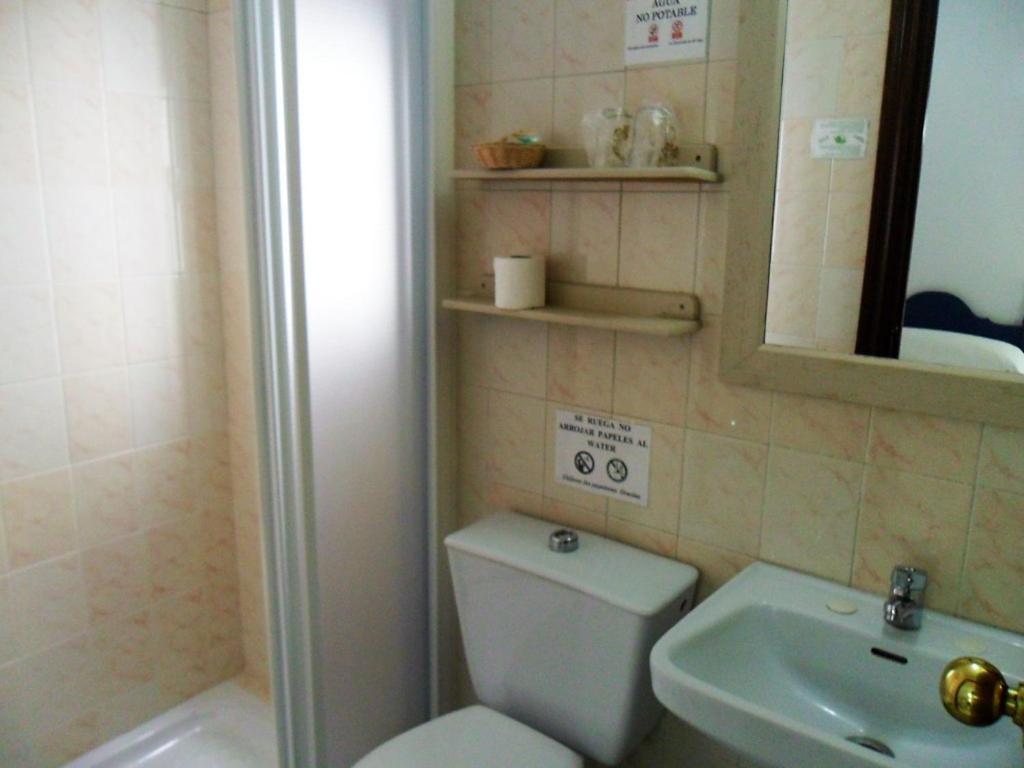 Hostal El Capi Zahora Pokoj fotografie